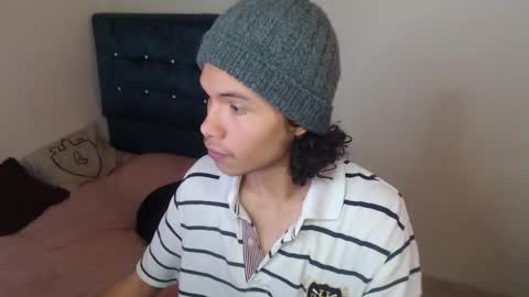 Snapshot of milesxoxo6969 chatting on 10-28-25, 04:20 milesxoxo6969 online show from 10-28-25, 04:20