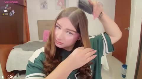 Miley online show from 02-10-25, 01:22