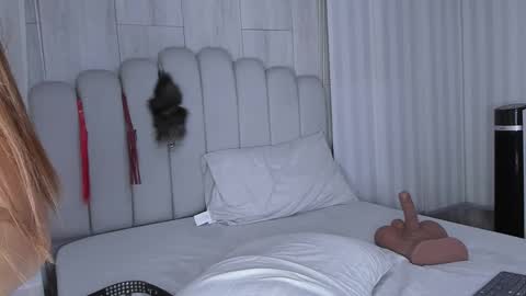 MILEY  online show from 10-15-25, 02:33