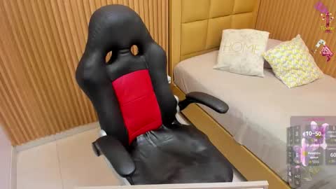 MILEY online show from 10-17-25, 08:11