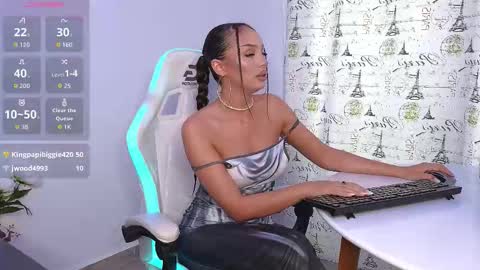 Snapshot of mileysin chatting on 09-16-25, 01:34 Miley Sin online show from 09-16-25, 01:34