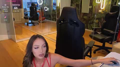 Snapshot of mileysin chatting on 11-18-25, 12:42 Miley Sin online show from 11-18-25, 12:42