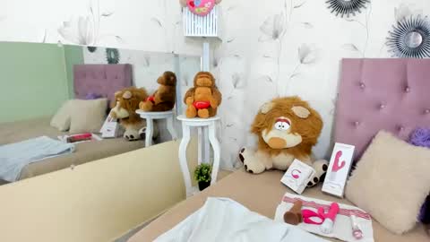 Snapshot of milf_bigass_ chatting on 02-27-25, 04:10 Antonella online show from 02-27-25, 04:10