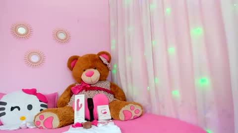 Snapshot of milf_bigass_ chatting on 03-01-25, 04:33 Antonella online show from 03-01-25, 04:33