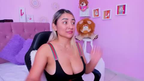 Antonella online show from 04-10-26, 01:27