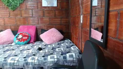 Snapshot of milf_fantassy chatting on 09-13-25, 07:13 Ana online show from 09-13-25, 07:13