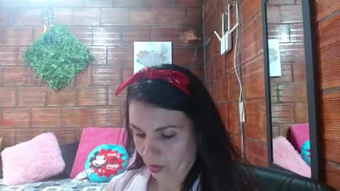 Snapshot of milf_fantassy chatting on 09-21-25, 09:05 Ana online show from 09-21-25, 09:05