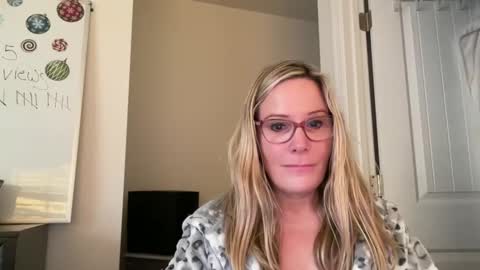 Snapshot of milf_goddess chatting on 01-12-25, 09:51 MIlf Goddess online show from 01-12-25, 09:51