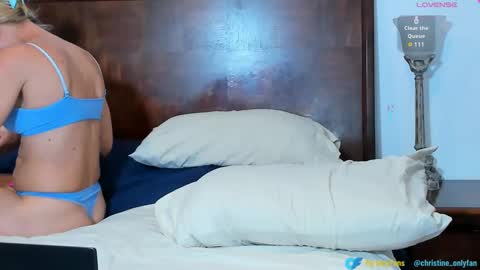 Snapshot of milf_hairy chatting on 01-23-25, 05:31 Christine online show from 01-23-25, 05:31