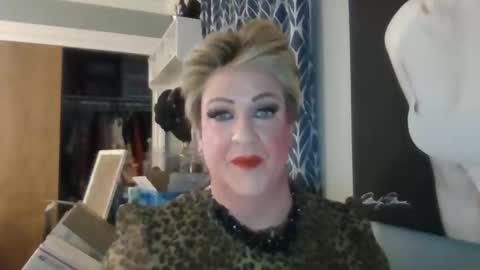 Snapshot of milf_ts_bitch chatting on 12-14-25, 03:23 milf_ts_bitch online show from 12-14-25, 03:23