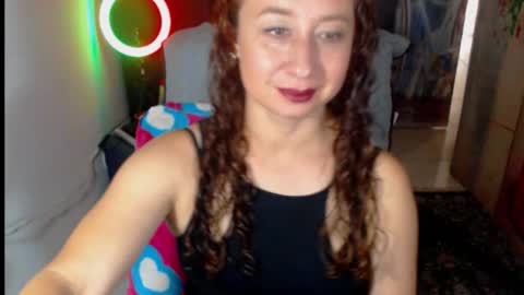 Snapshot of milf_valeria chatting on 10-20-25, 02:50 Valeria online show from 10-20-25, 02:50