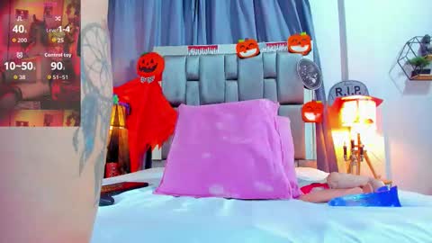 Snapshot of milfhorny_69 chatting on 10-29-25, 12:18 LILI online show from 10-29-25, 12:18