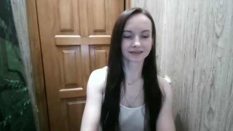 Snapshot of miliah chatting on 12-21-24, 08:32 miliah online show from 12-21-24, 08:32