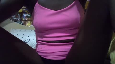 Snapshot of milinae chatting on 06-11-26, 12:47 milinae online show from 06-11-26, 12:47