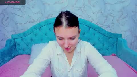 Snapshot of milinafox chatting on 02-07-25, 04:27 milinafox online show from 02-07-25, 04:27