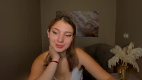 Snapshot of milinafox chatting on 09-22-25, 01:18 milinafox online show from 09-22-25, 01:18