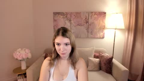 Snapshot of milinafox chatting on 10-09-25, 01:36 milinafox online show from 10-09-25, 01:36