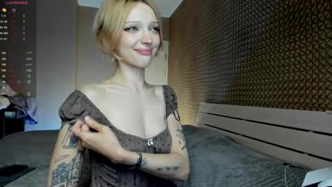 Snapshot of milinamarvelous chatting on 04-12-26, 03:00 Mila 3 aka Deepthroat World Champion online show from 04-12-26, 03:00