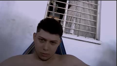 Snapshot of milk_boy25 chatting on 10-29-25, 04:09 milk_boy25 online show from 10-29-25, 04:09