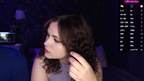 Stella and Neo online show from 10-26-25, 04:18