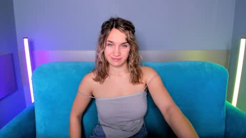 Snapshot of milkablond chatting on 12-24-24, 02:21 milkablond online show from 12-24-24, 02:21