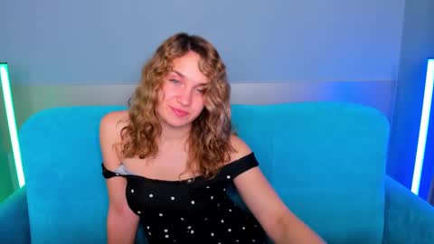 Snapshot of milkablond chatting on 02-04-25, 04:15 milkablond online show from 02-04-25, 04:15