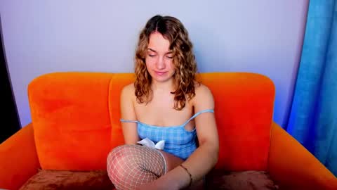 Snapshot of milkablond chatting on 03-06-25, 12:54 milkablond online show from 03-06-25, 12:54