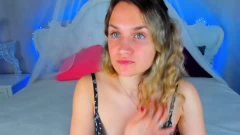 milkablond online show from 04-28-26, 03:11