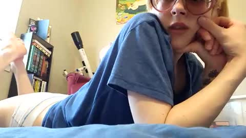 MilkandHoney online show from 03-11-26, 09:32