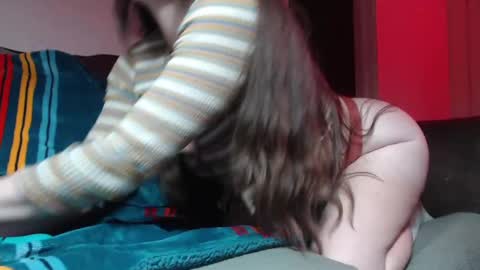 Snapshot of milknhunnny chatting on 01-24-25, 05:53 milknhunnny online show from 01-24-25, 05:53