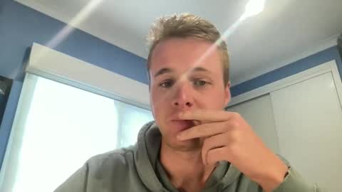 Snapshot of milkplease1234567 chatting on 11-16-25, 07:36 Milkplease online show from 11-16-25, 07:36