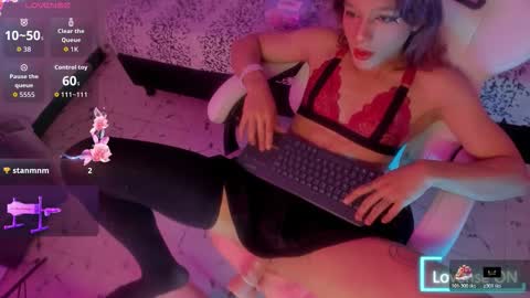 Snapshot of milkwhore1 chatting on 01-05-26, 08:01 Michelle online show from 01-05-26, 08:01