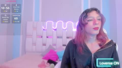 Snapshot of milkwhore1 chatting on 01-06-26, 08:01 Michelle online show from 01-06-26, 08:01