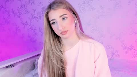 Snapshot of milky_waybaby chatting on 01-11-25, 02:47 Vivian online show from 01-11-25, 02:47