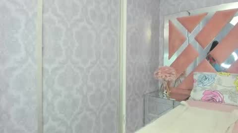 Sofia  online show from 11-22-25, 07:35