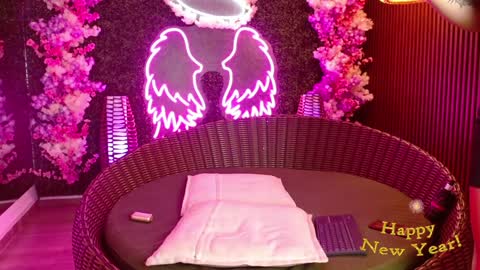 MILLA online show from 12-31-24, 02:58