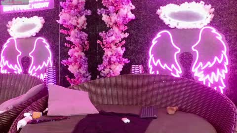 MILLA online show from 01-26-25, 04:20