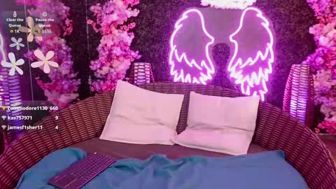 MILLA online show from 09-08-25, 05:56