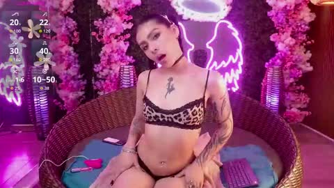 MILLA online show from 10-21-25, 01:45