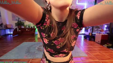 Snapshot of milla_milla chatting on 02-08-25, 04:03 milla_milla online show from 02-08-25, 04:03