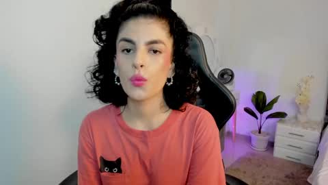 Snapshot of milla_pixxie chatting on 12-04-24, 07:06 Milagros online show from 12-04-24, 07:06