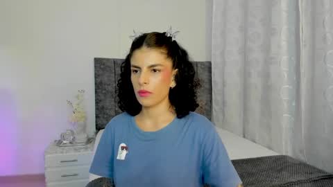 Snapshot of milla_pixxie chatting on 01-09-25, 08:55 Milagros online show from 01-09-25, 08:55