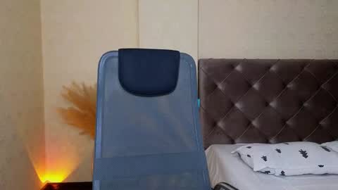 Milla or just Mi online show from 12-04-24, 01:20