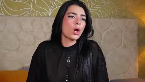 Snapshot of millabliss chatting on 10-05-25, 08:40 MillaBliss online show from 10-05-25, 08:40