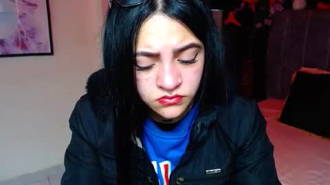 Violeta online show from 11-28-25, 01:47