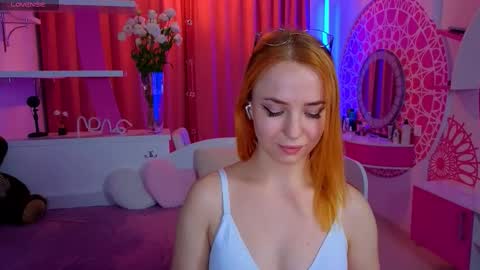 Snapshot of millana_hot chatting on 09-19-25, 08:53 Milana online show from 09-19-25, 08:53
