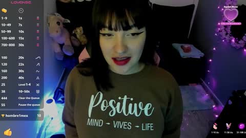 Snapshot of millandiux chatting on 10-27-25, 03:10 millandiux online show from 10-27-25, 03:10