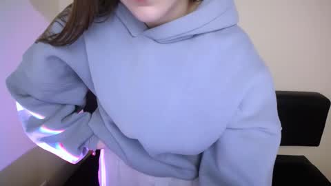 Milla online show from 11-20-25, 09:31