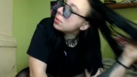 MillaSourretY online show from 04-21-26, 07:03