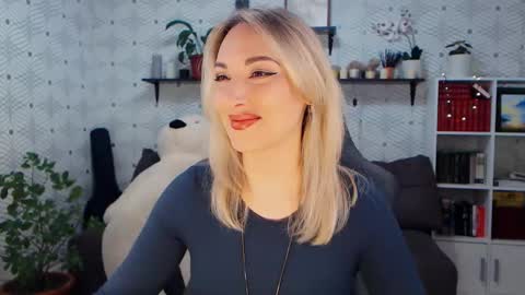 Snapshot of millaxqueen chatting on 03-29-26, 05:40 MillaXQueen online show from 03-29-26, 05:40